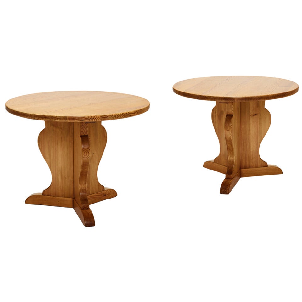 Pair of Round Side Tables with Cut-Out Bases in Pine by Axel Einar Hjorth For Sale