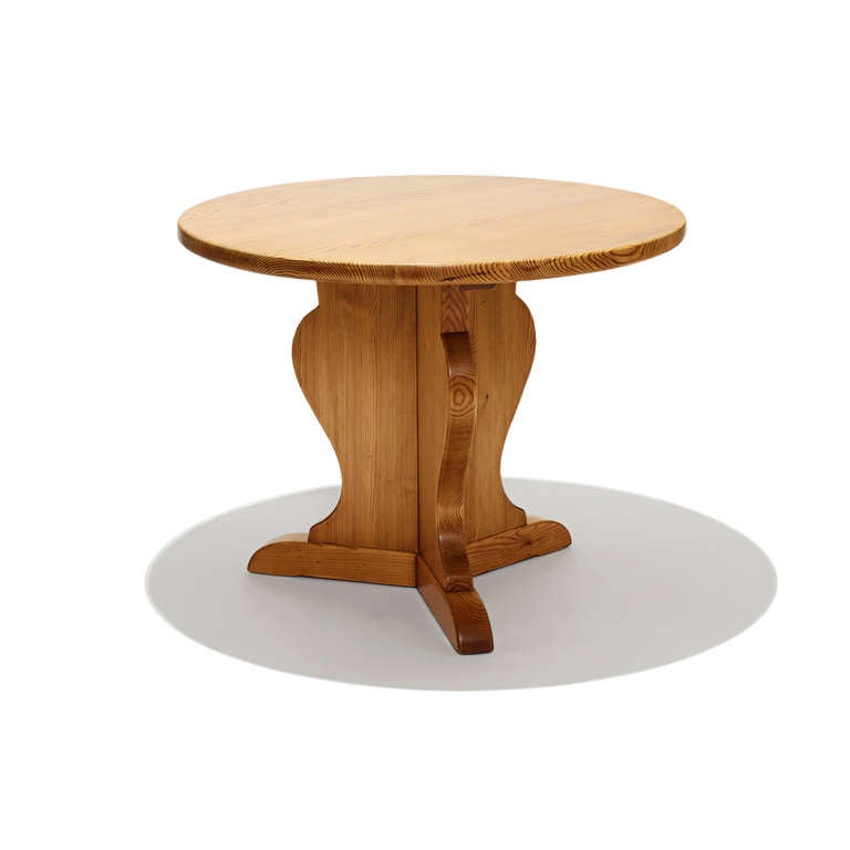 Modern Pair of Round Side Tables with Cut-Out Bases in Pine by Axel Einar Hjorth For Sale