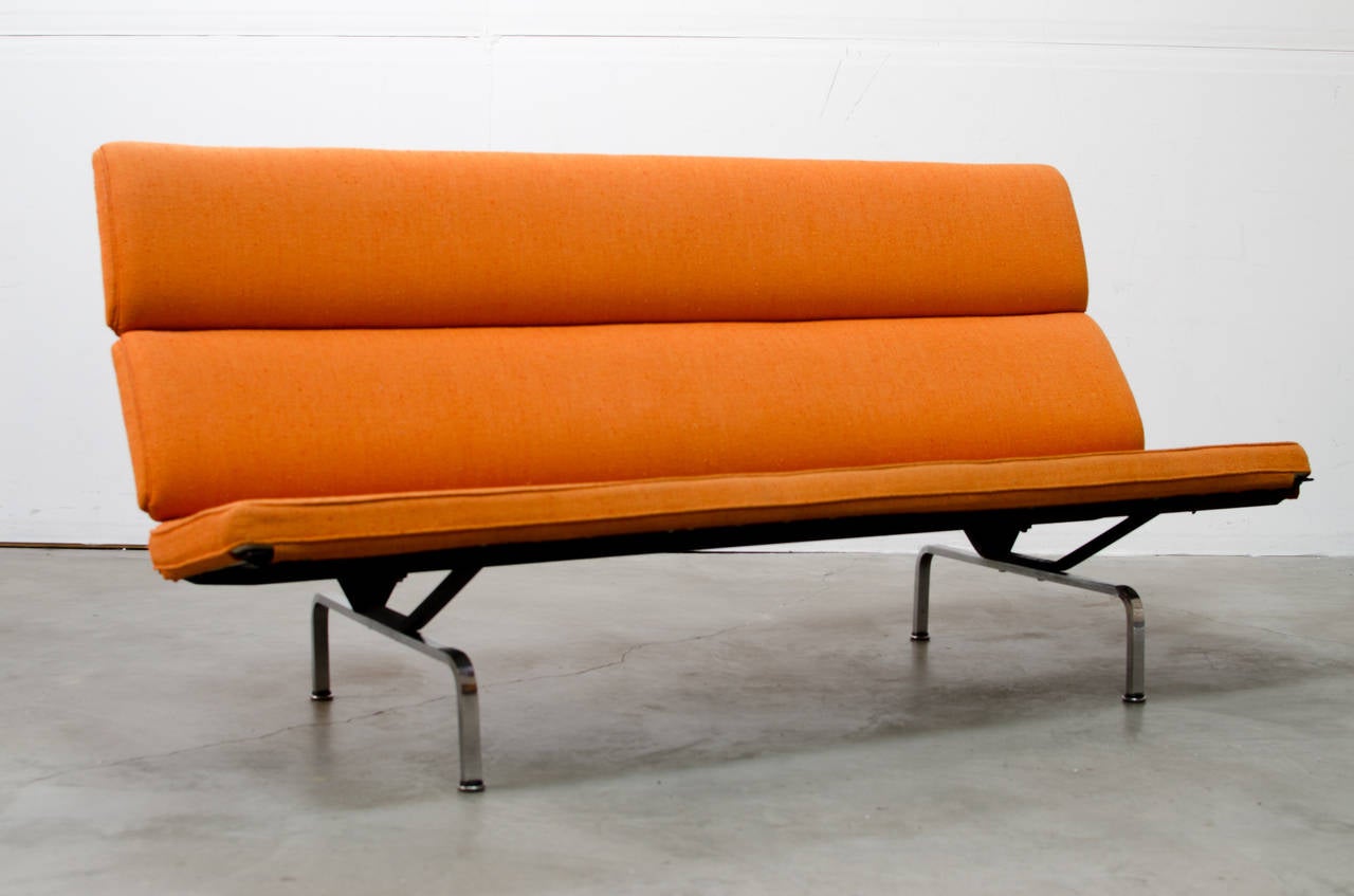 Mid-Century Modern Compact Sofa by Charles Eames for Herman Miller