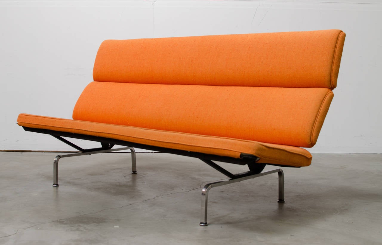 Beautiful compact sofa designed by Charles & Ray Eames for Herman Miller, c.1960's. 

Sofa still retains its original fabric which is very useable, but a recovering would be recommended. 

Expert on-site upholstering services available if needed.