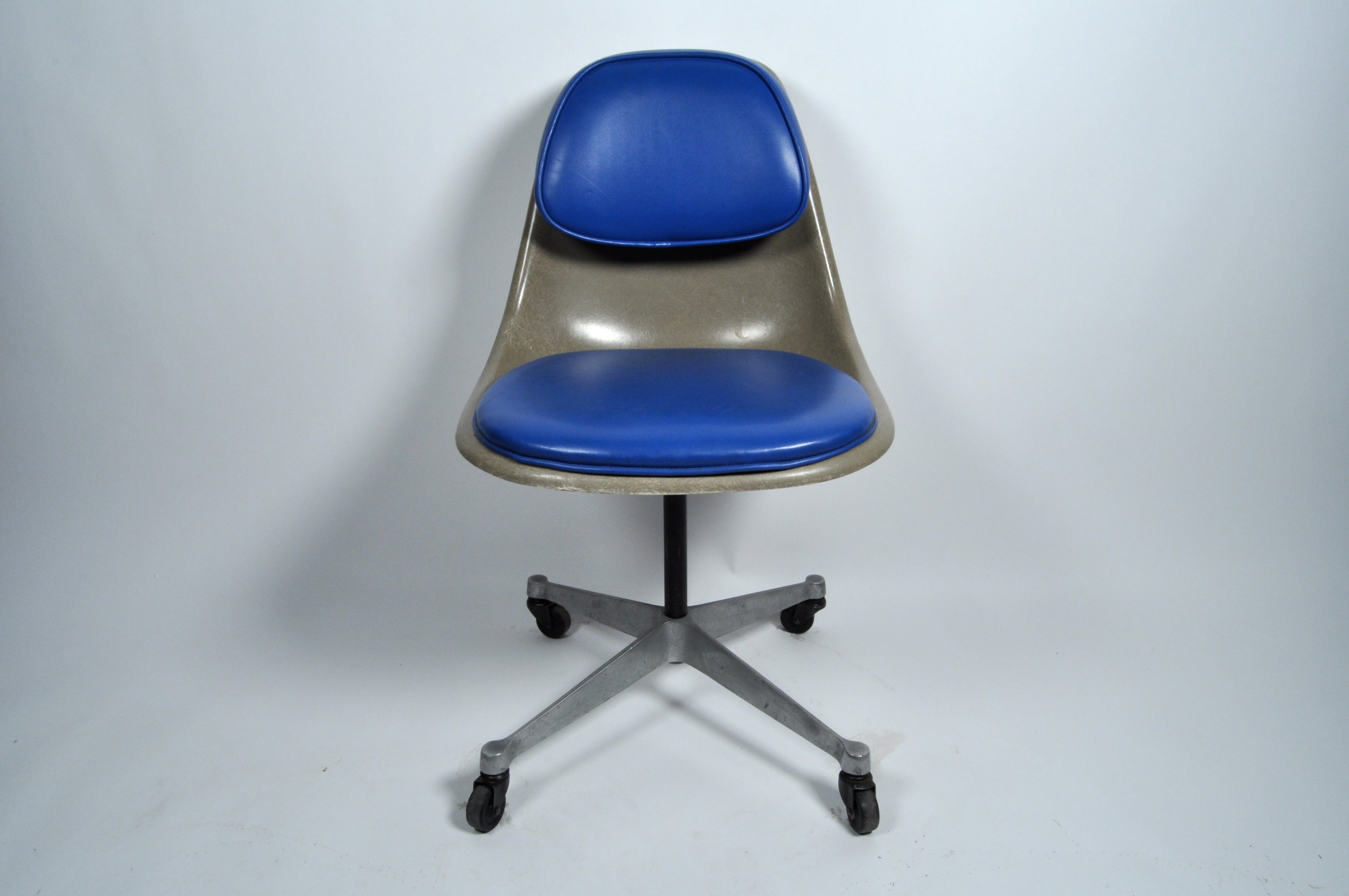 Rare Eames PSCC Padded Side Desk Chair Herman Miller For Sale