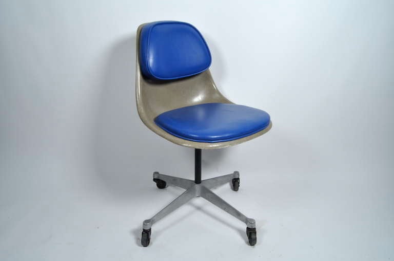 Mid-Century Modern Rare Eames PSCC Padded Side Desk Chair Herman Miller For Sale
