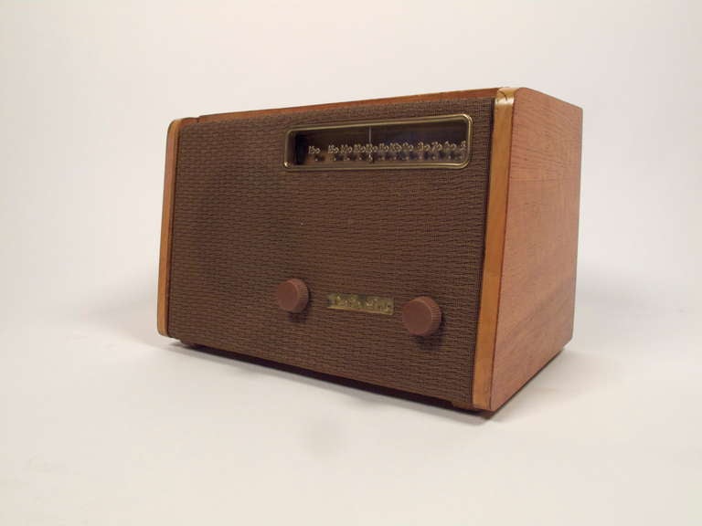 Rare Detrola table top radio designed by Alexander Girard in 1946. This is an excellent example in all original and full working condition. 