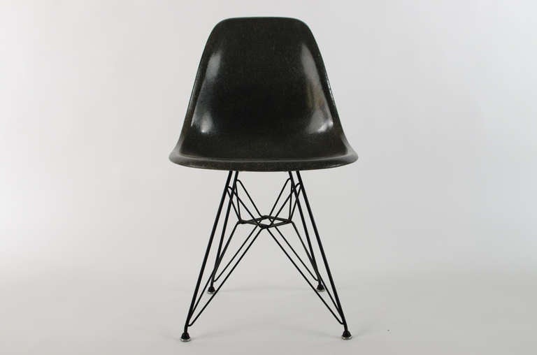 Rare elephant hide grey fiberglass side chair designed by Charles & Ray Eames for Herman Miller c.1954. This has the second edition 