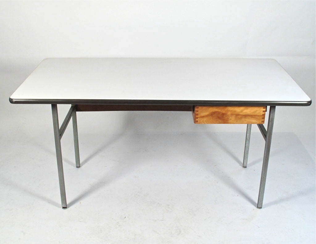 Rare Eames office desk designed by Parke Meek for Eames staff member Annette Del Zoppo (1970-1986). This unusual creation shows the simplicity and elegance that came from the famous Eames office. George Nelson legs, Eames laminate desk surface, ESU