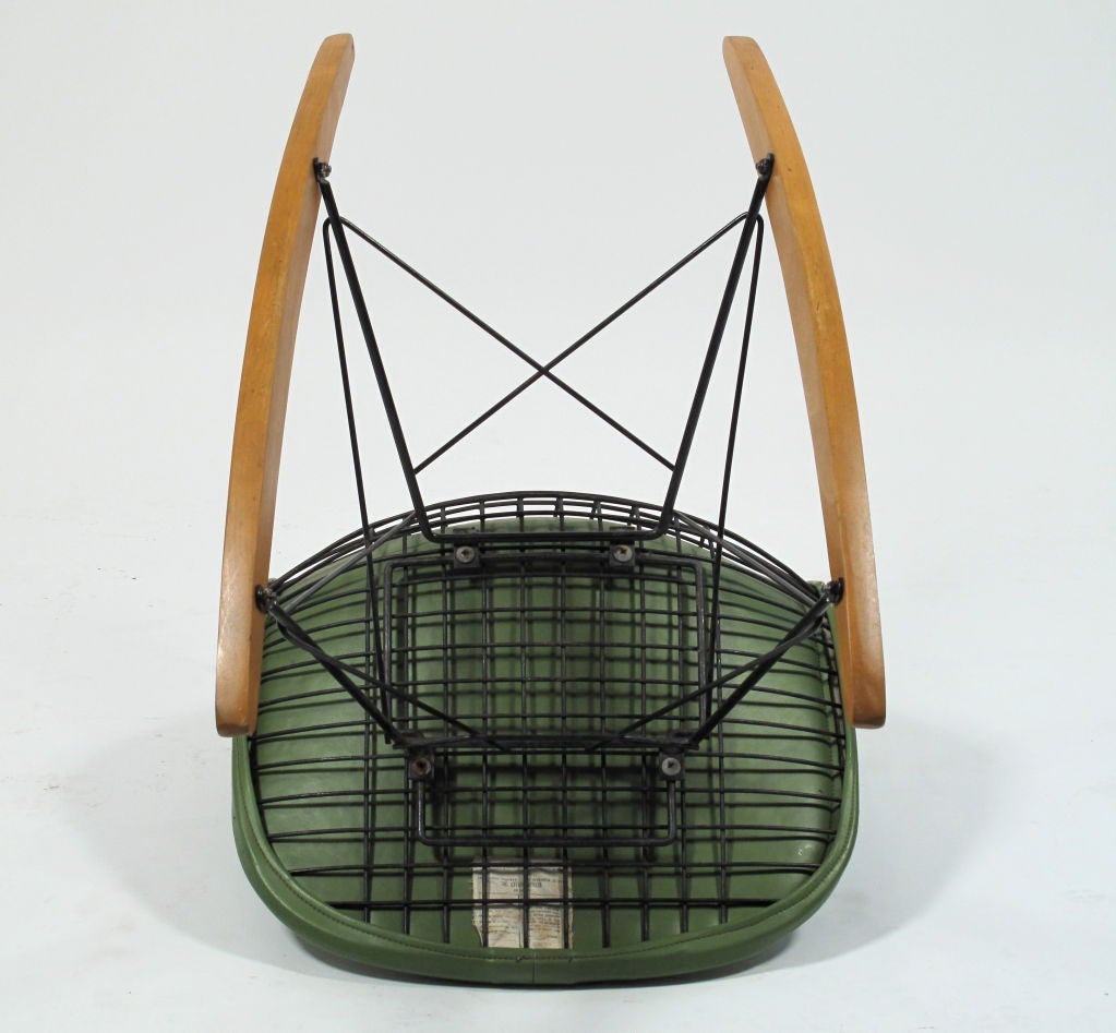 Mid-20th Century Charles Eames RKR-1 Wire Rocker Herman Miller For Sale