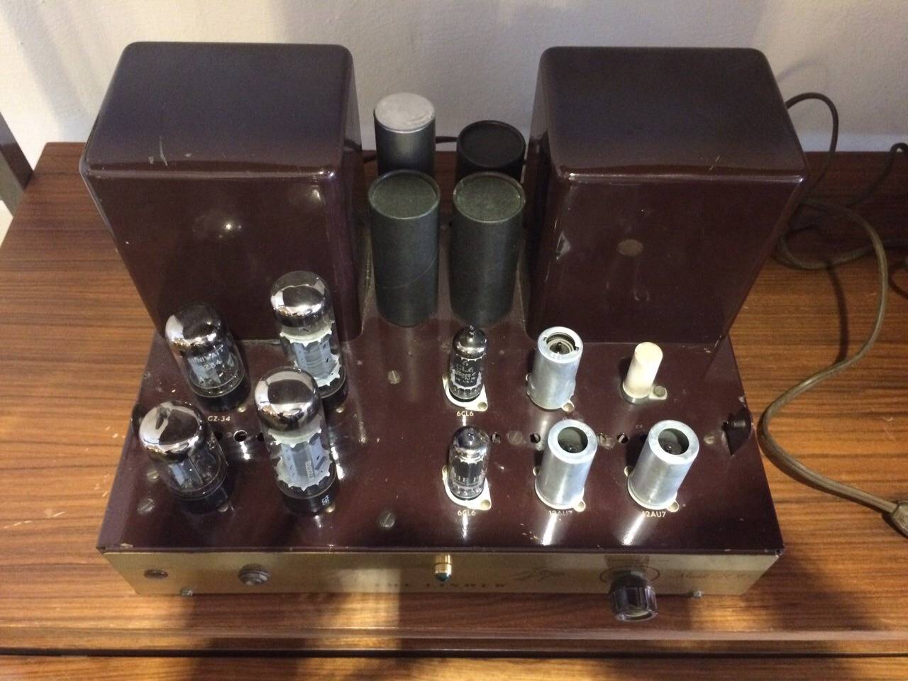 Pair of Tube Amplifiers by the Fisher In Excellent Condition In 0, Cuauhtemoc