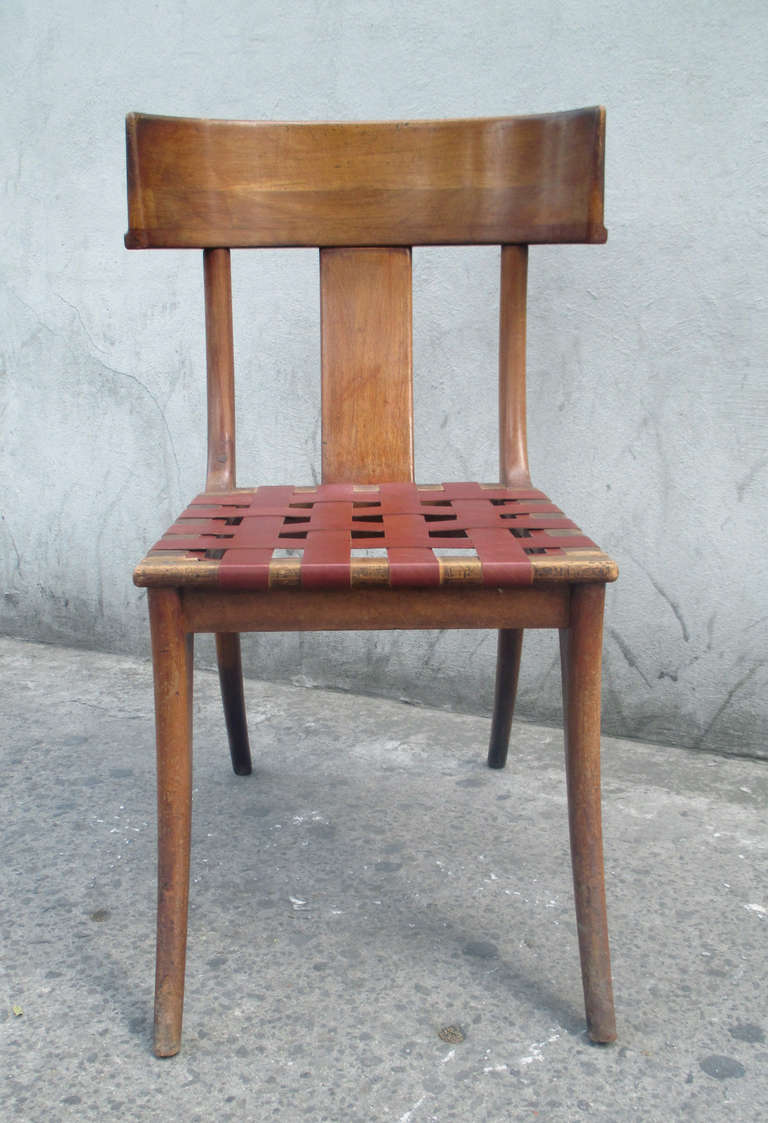 Klismos Wooden and Leather Chair In Good Condition In 0, Cuauhtemoc