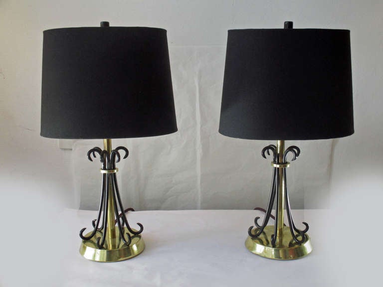 Pair of small table lamps attr. to Arturo Pani, made of bronce.
Shades dimensions: 9.5 width x 6 length