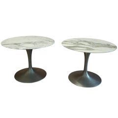 Pair ok Knoll Eero Saarinen side tables