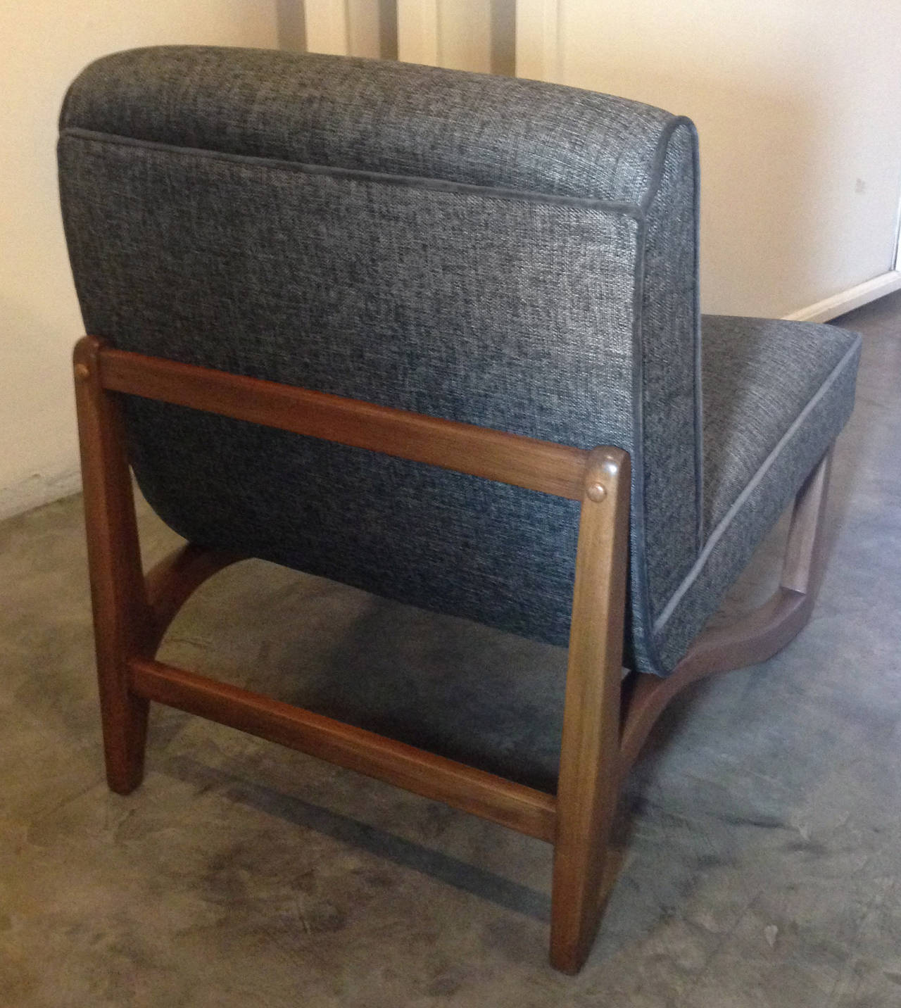 Pair of Mid-Century Club Chairs 2