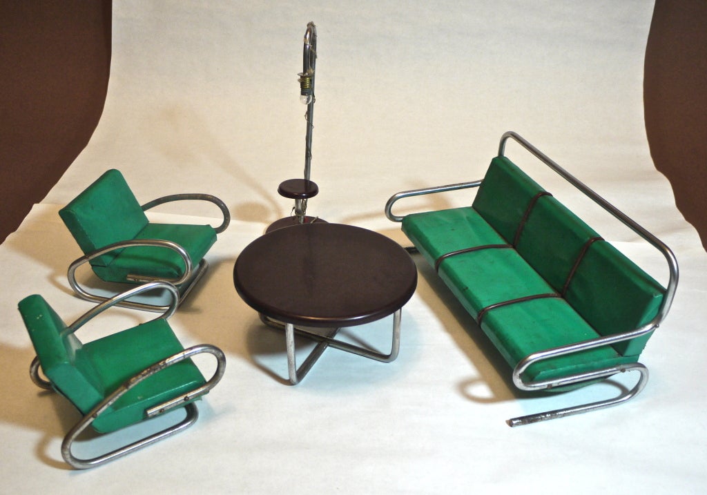 Czechoslovak designer Jindrich Halabala miniature lounge set with sofa, two armchairs, table and tablelamp. Mesaures: sofa 5x10x5