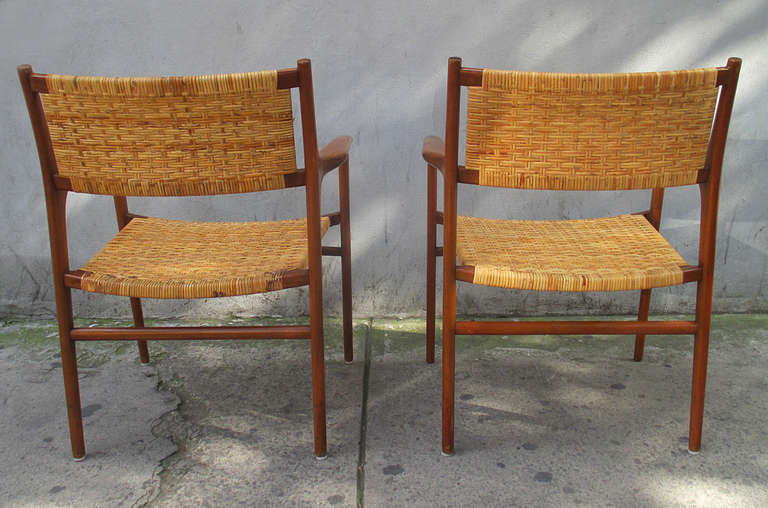 Pair of Teak and Cane Armchairs by Hans Wegner In Good Condition In 0, Cuauhtemoc