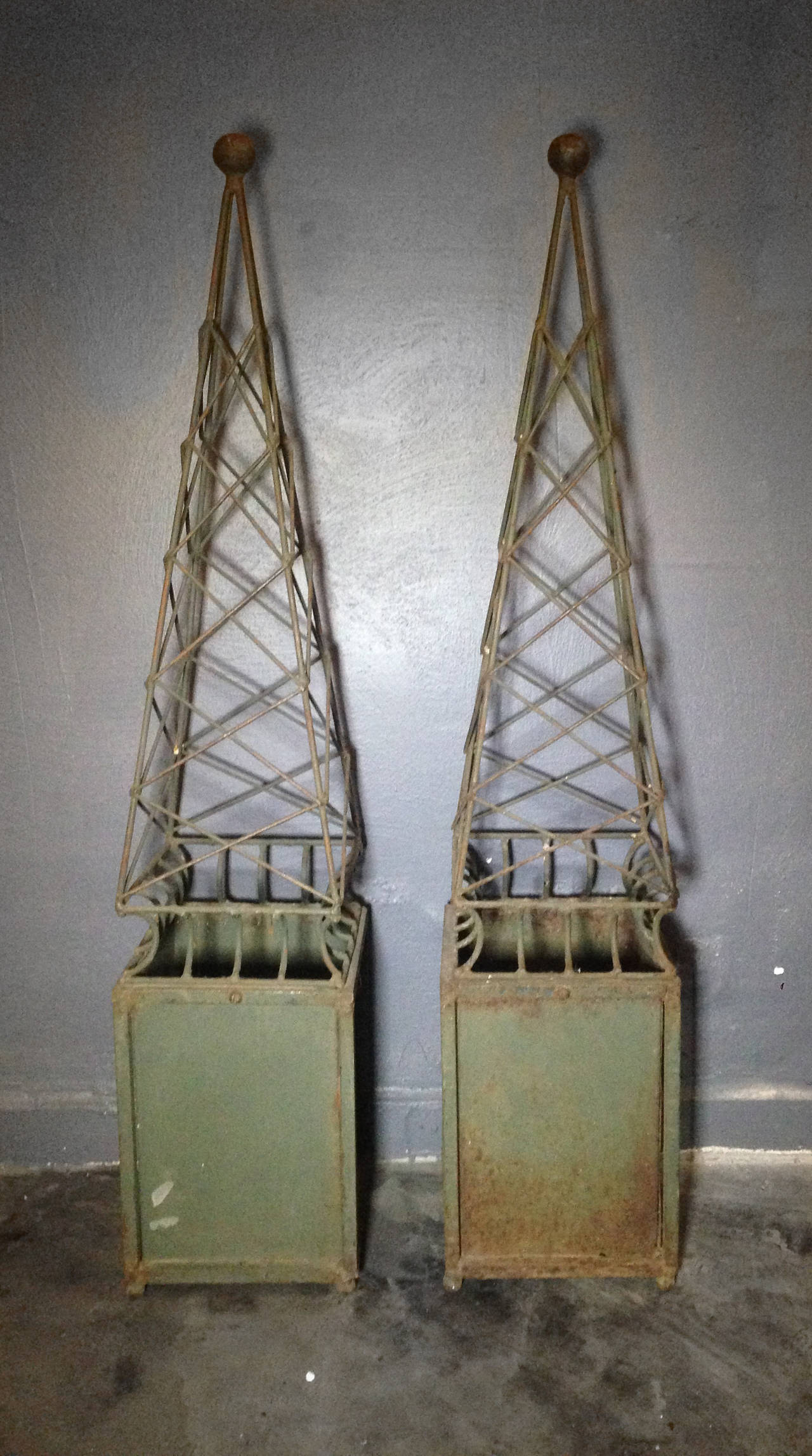 Mexican Pair of Metal Obelisks Sculptures After Arturo Pani, 1960s