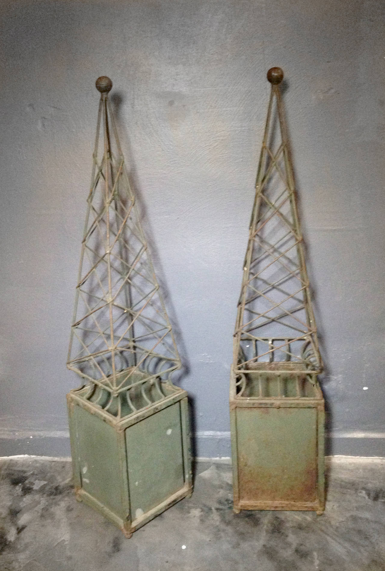 Pair of Metal Obelisks Sculptures After Arturo Pani, 1960s 1