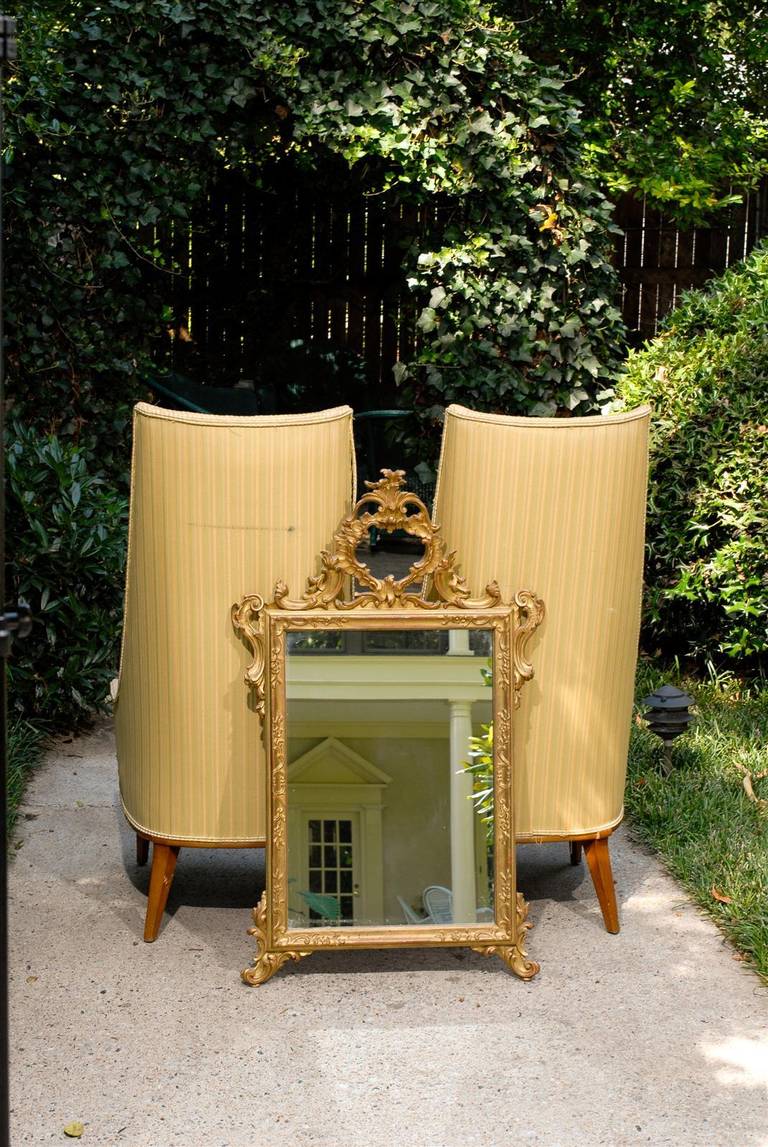 Italian Hand-Carved Rococo Gilt Mirror In Good Condition In Atlanta, GA