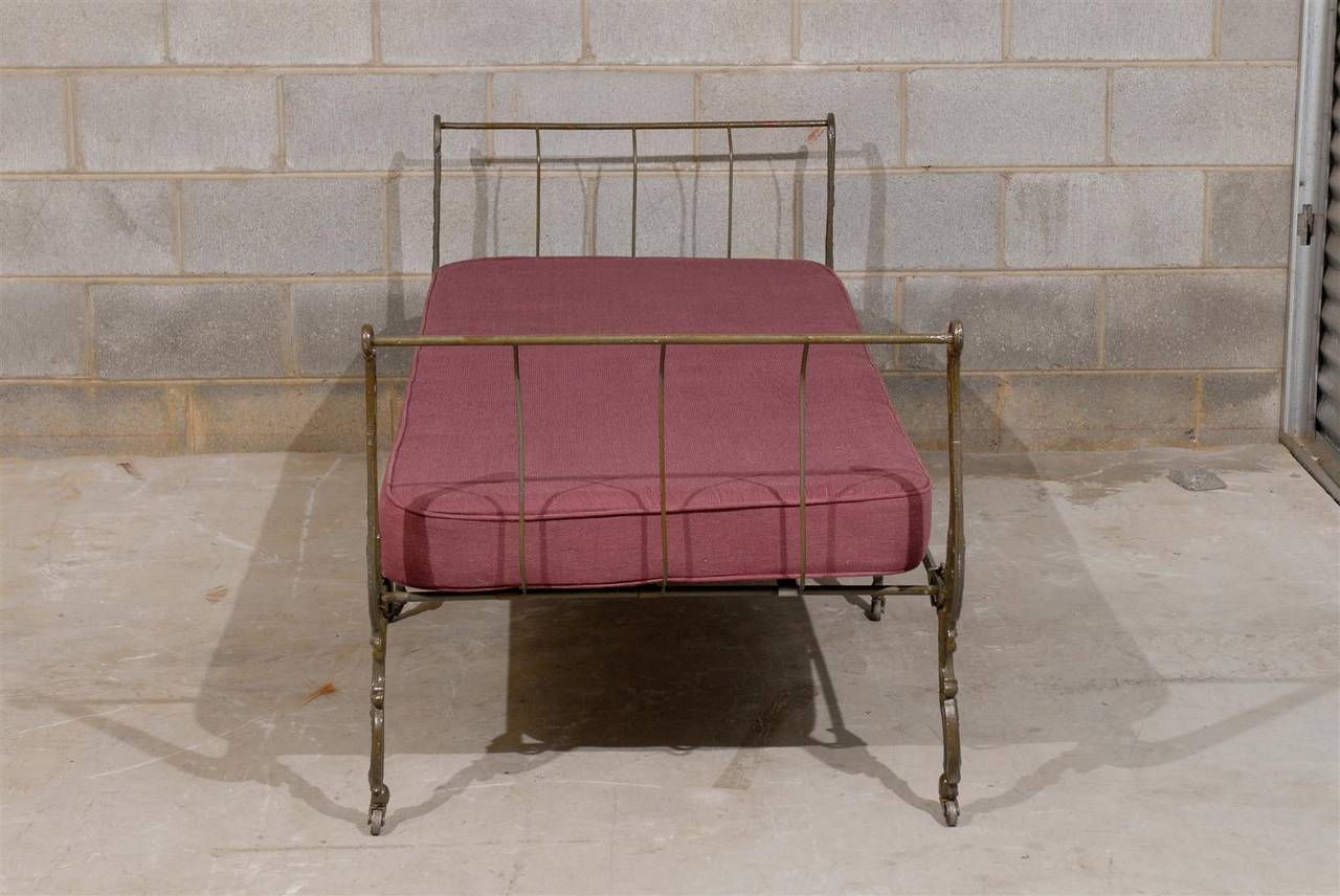 Victorian Cast Iron Roll Away Day Bed In Excellent Condition In Atlanta, GA