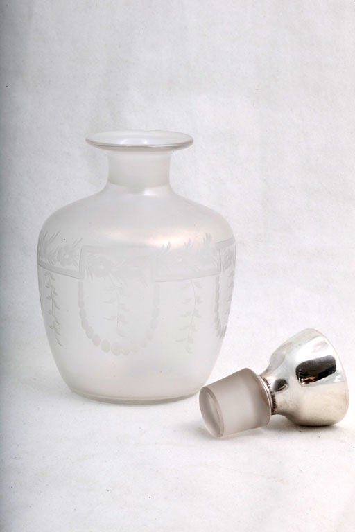 20th Century Hawkes/Steuben Sterling Silver and  Verre De Soie Perfume Bottle