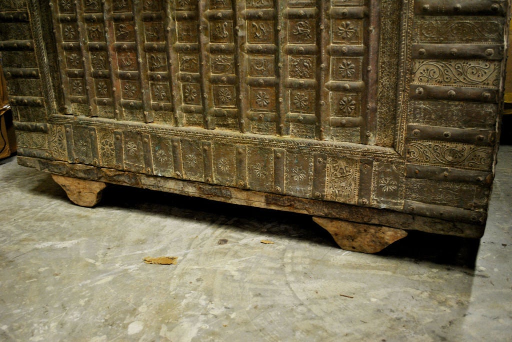 Indian Monumental Antique Wooden Dowry Trunk, made in India For Sale