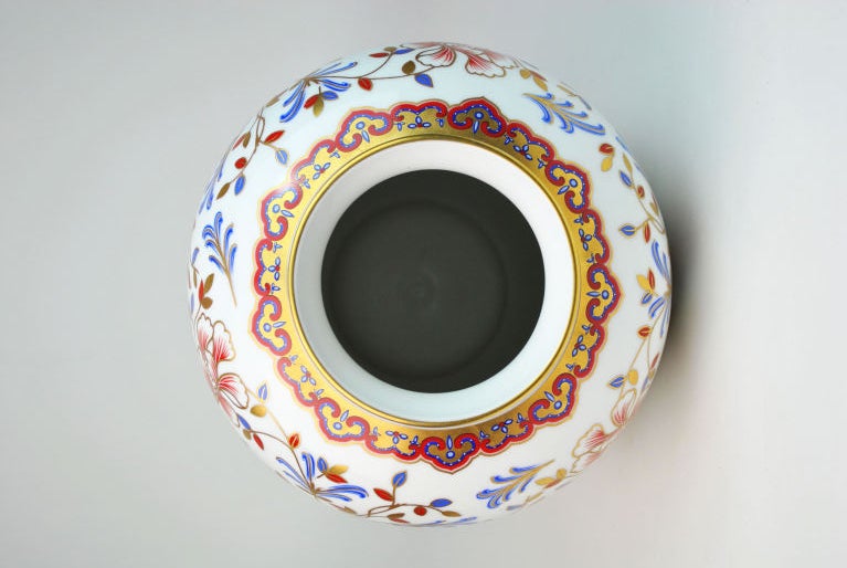 Vase en forme d'urne en porcelaine italienne par Ancap
