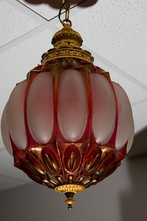 Victorian Balloon-Form Hanging Lantern In Excellent Condition For Sale In Blacksburg, VA