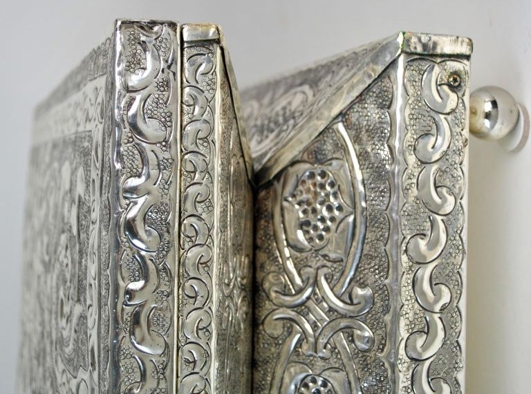 Hourglass-Shaped Silverplated Vanity/Jewelry Box