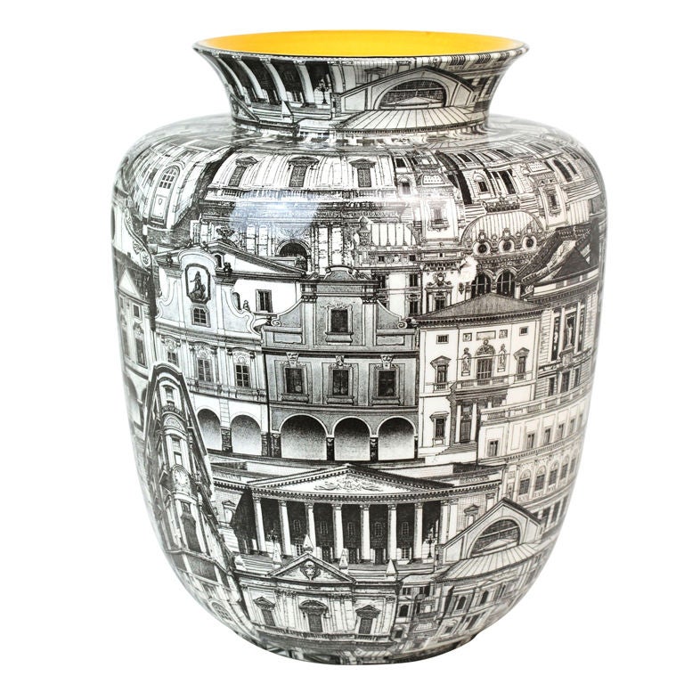 S. Marco Italian Palace Vase