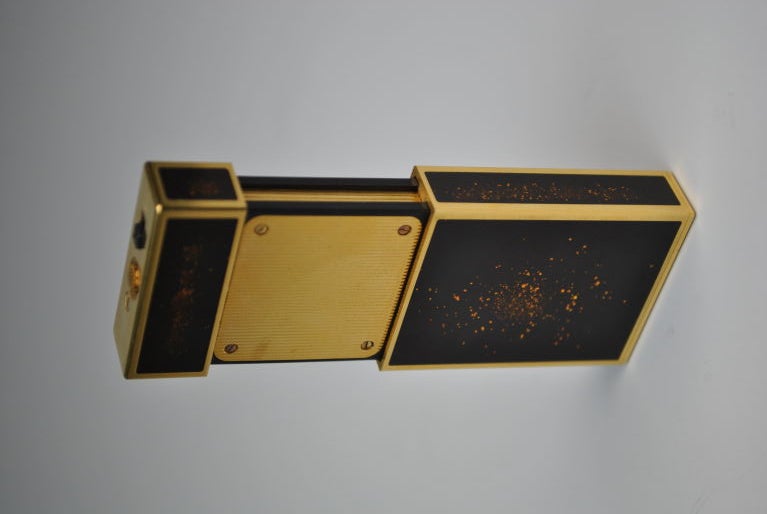 S.T.DuPont Gold Flake on Espresso Traveling Alarm Clock In Excellent Condition For Sale In Blacksburg, VA