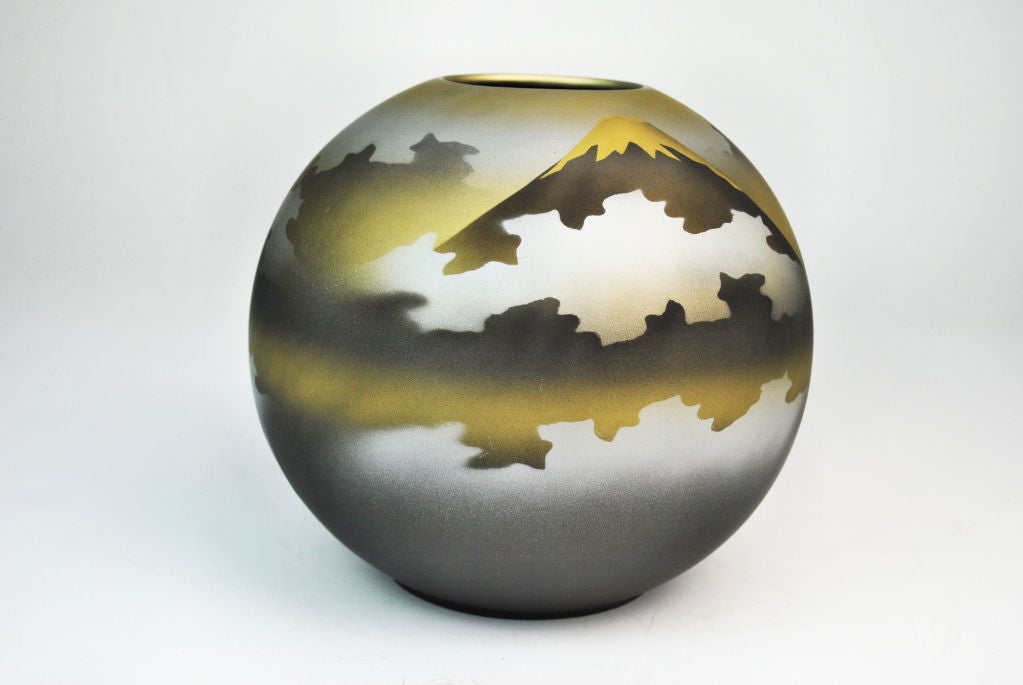 Japanese Porcelain Vase Attributed to Fukagawa