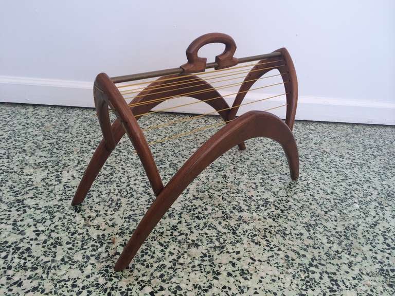 Sculptural Mid-Century Modern Magazine Rack In Excellent Condition In St. Louis, MO