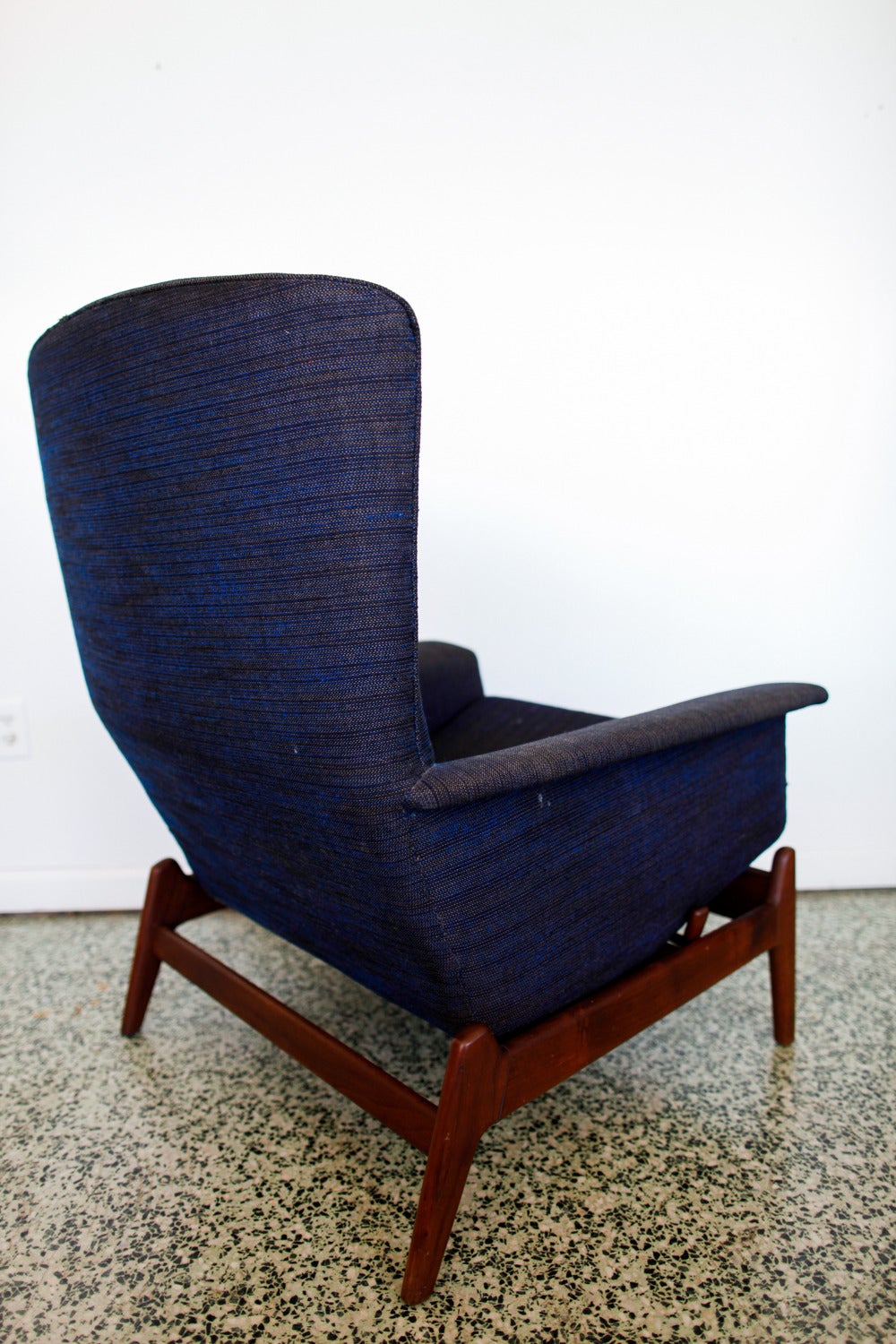 Rare Reclining Mid-Century Modern Lounge Armchair by Dux 1