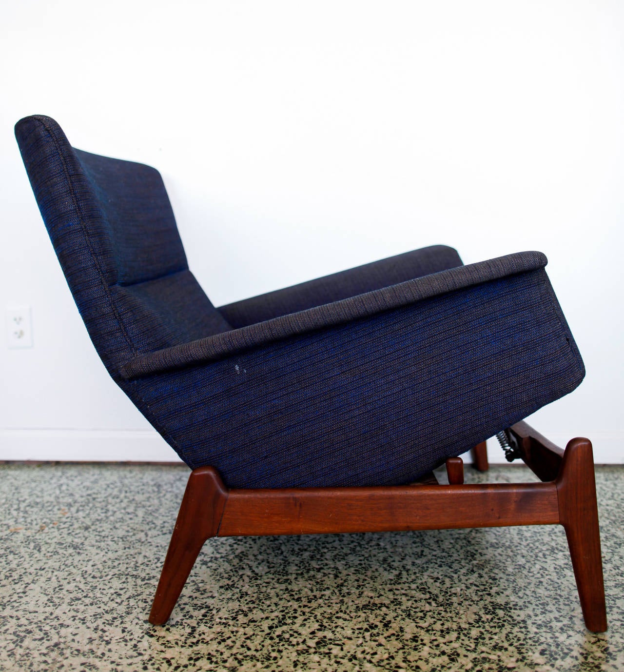 Rare Reclining Mid-Century Modern Lounge Armchair by Dux 4