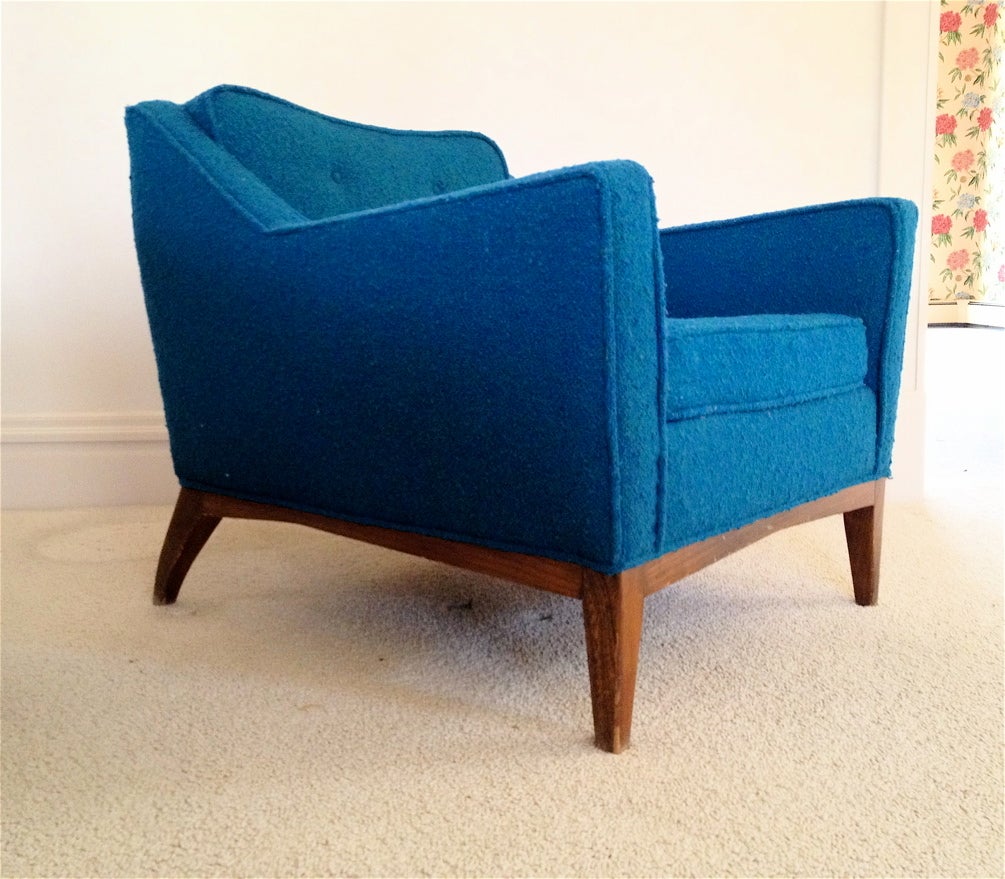 Jens Risom lounge chair. Deep and wide seat. Companion sofa also listed on 1stdibs.