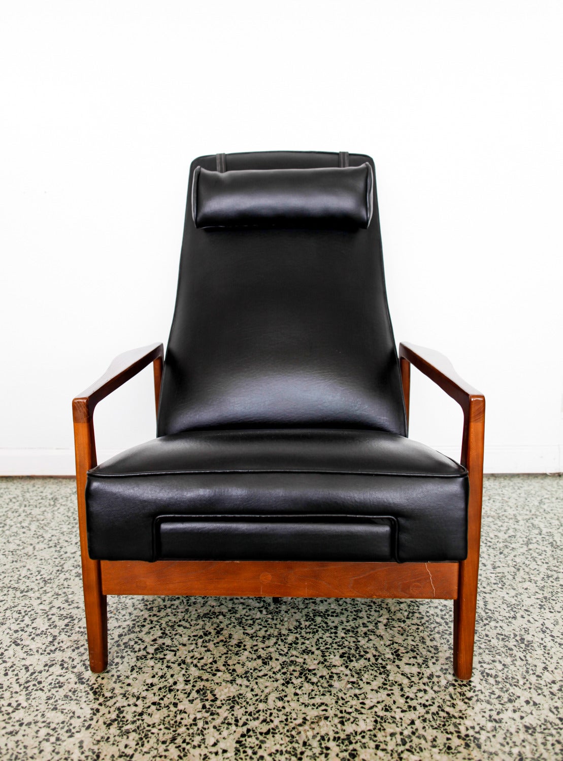 Mid-20th Century Stunning Leather Black Mid-Century Reclining Danish Lounge Chair