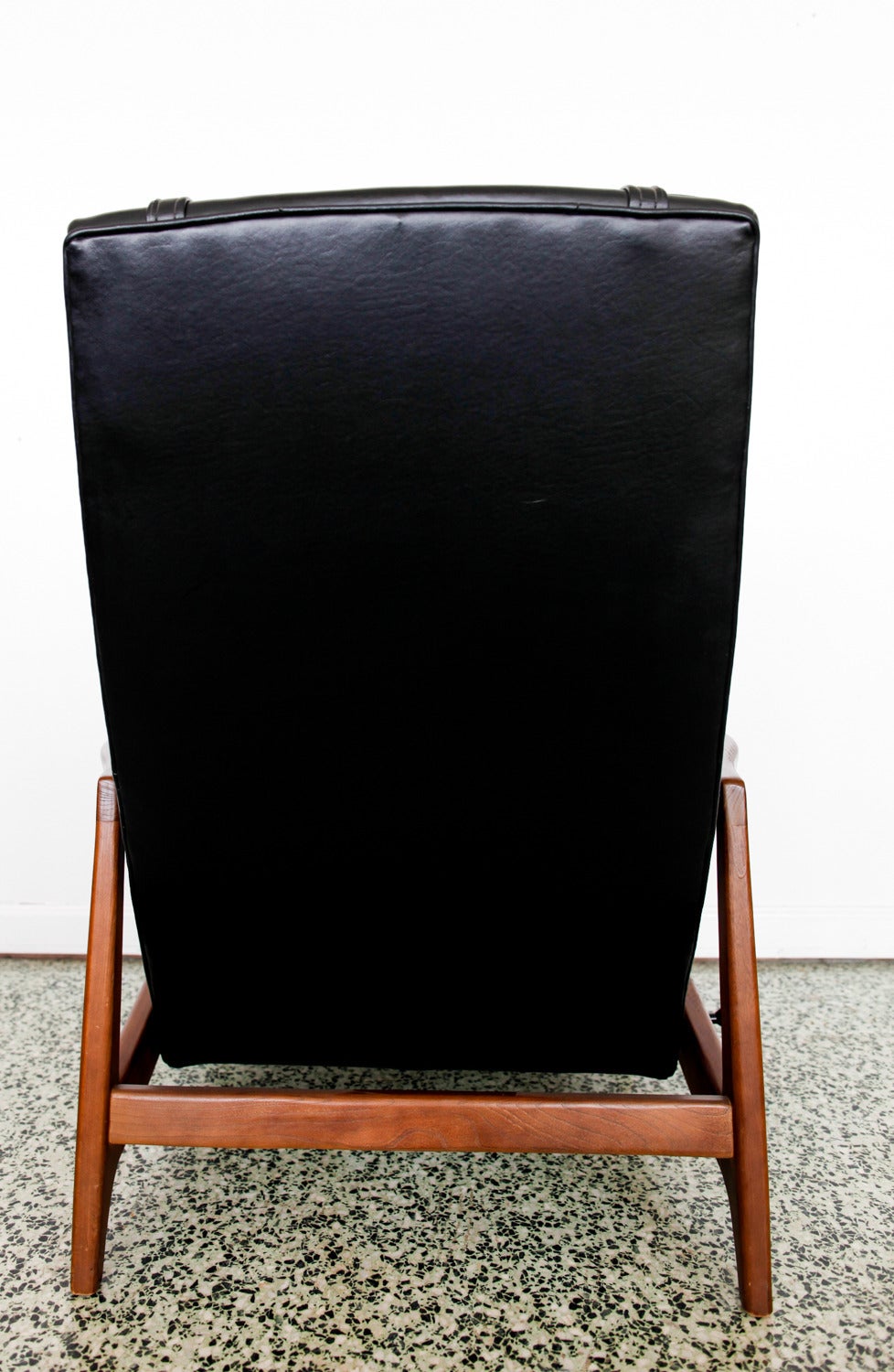 Stunning Leather Black Mid-Century Reclining Danish Lounge Chair 4