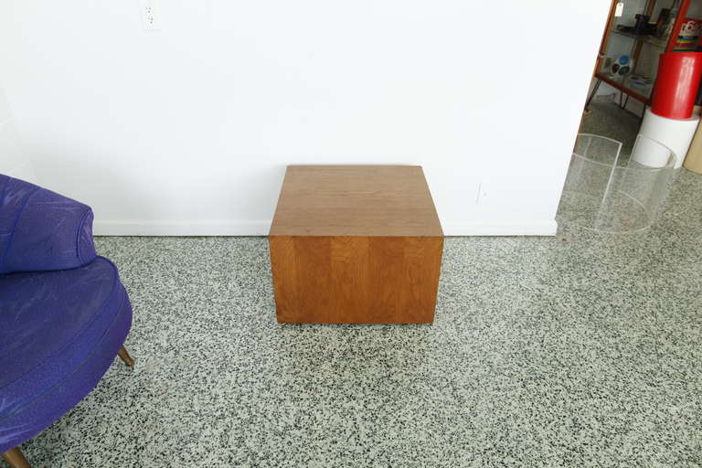 Pair of Pedestal Display End Tables after Milo Baughman In Excellent Condition In St. Louis, MO