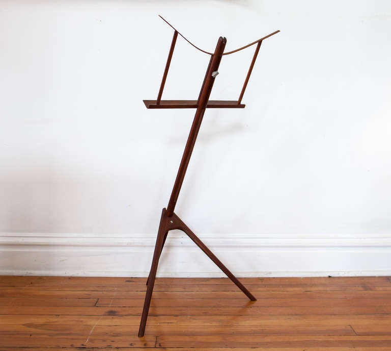 Sculptured Mid-Century Teak Music Stand  In Excellent Condition In St. Louis, MO