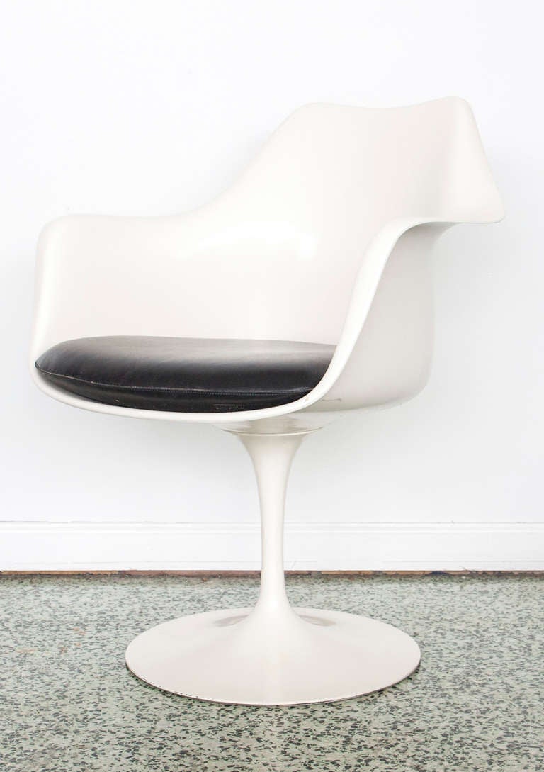 Mid-Century Modern Four Saarinen Tulip Dining Chairs for Knoll