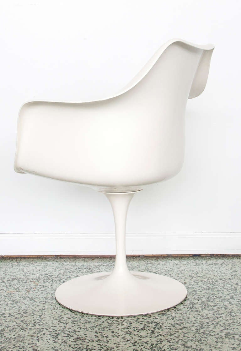 Late 20th Century Four Saarinen Tulip Dining Chairs for Knoll