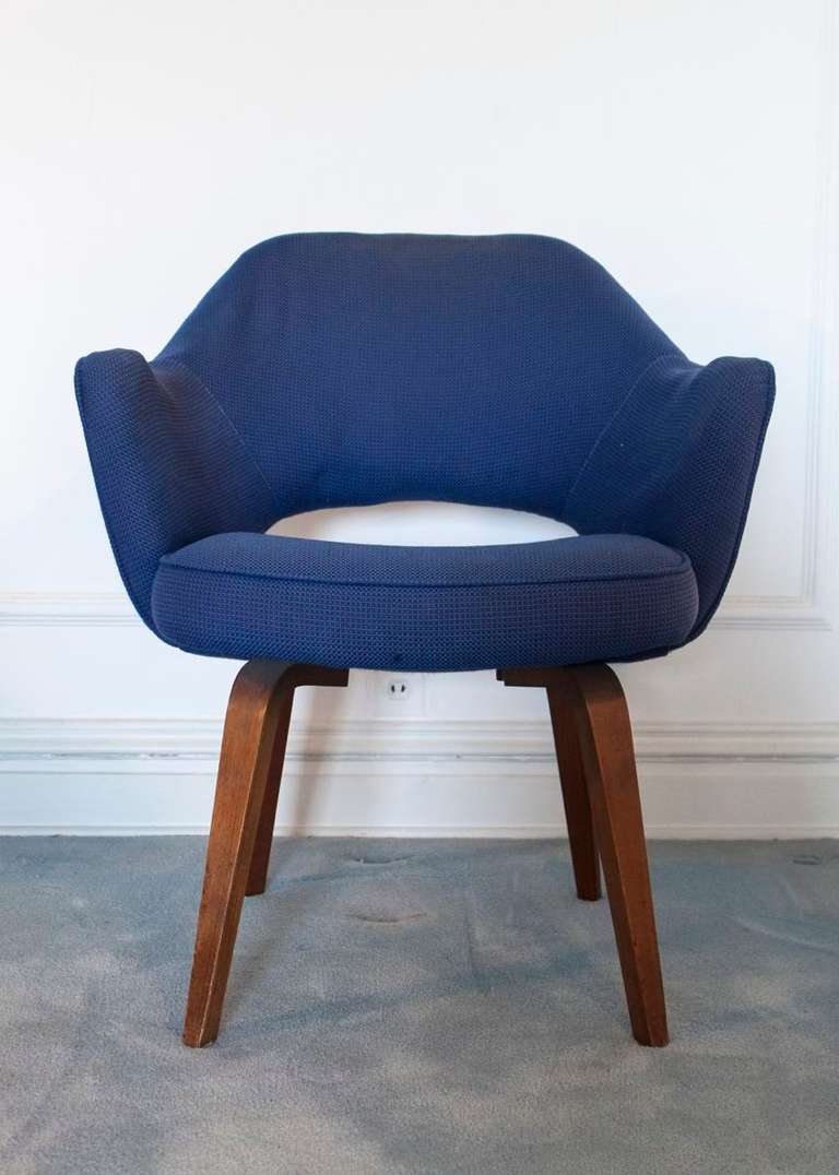 Pair (2) Vintage Blue Saarinen Executive Lounge Chairs with bentwood legs.