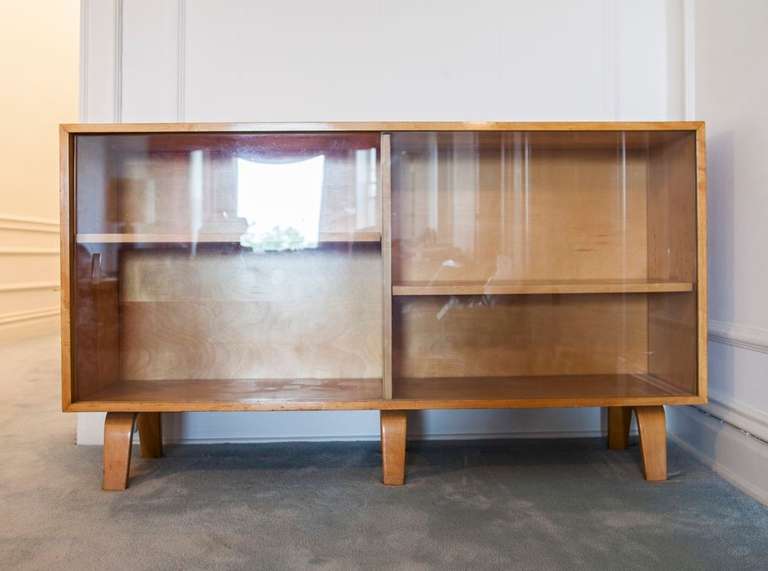 Clifford Pascoe Display Bookcase In Excellent Condition In St. Louis, MO