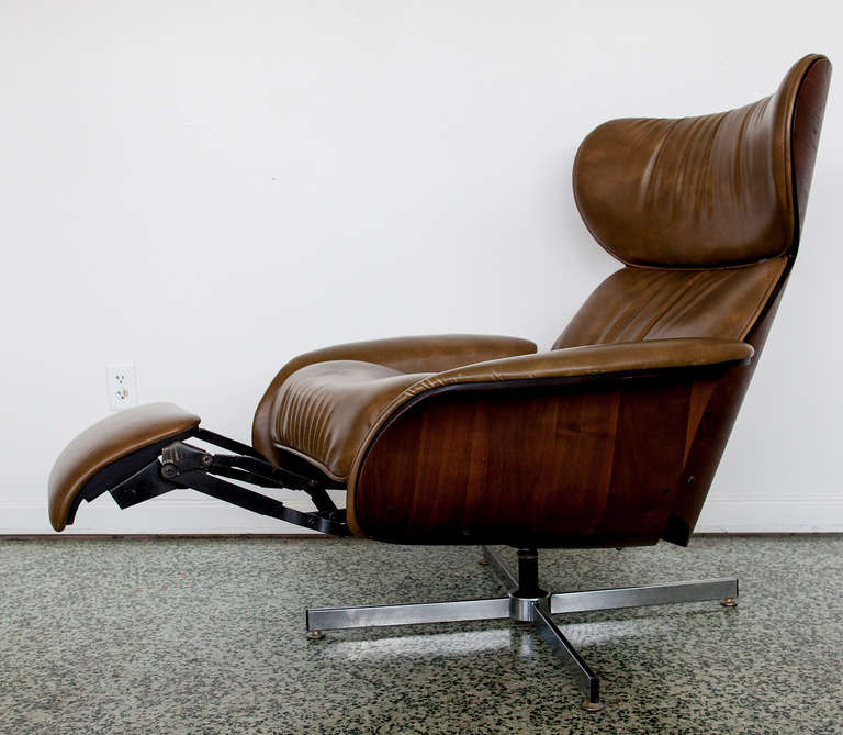 Danish Leather and Bentwood Reclining Lounge Chair by Plycraft 2