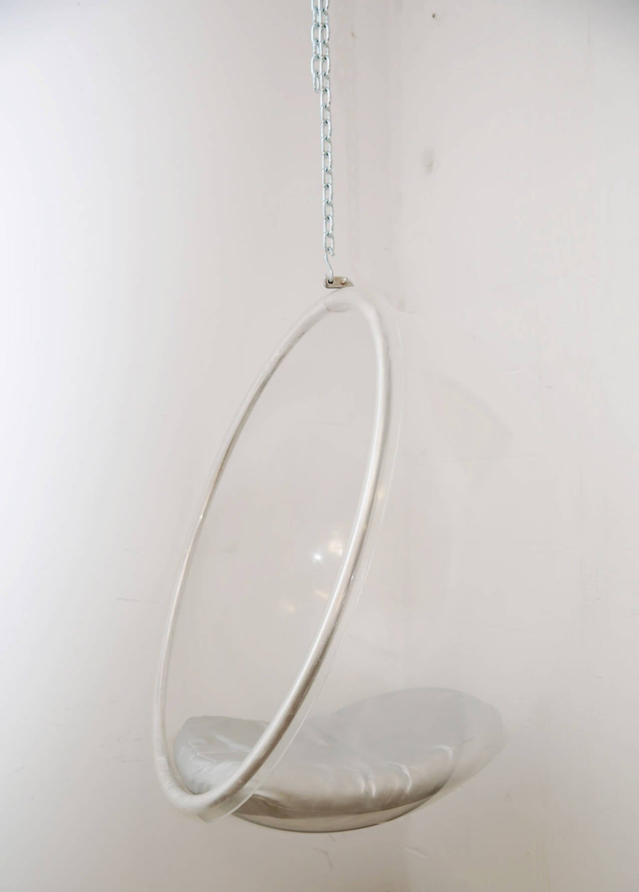 Mid-Century Modern Hanging Eero Aarnio Bubble Chair