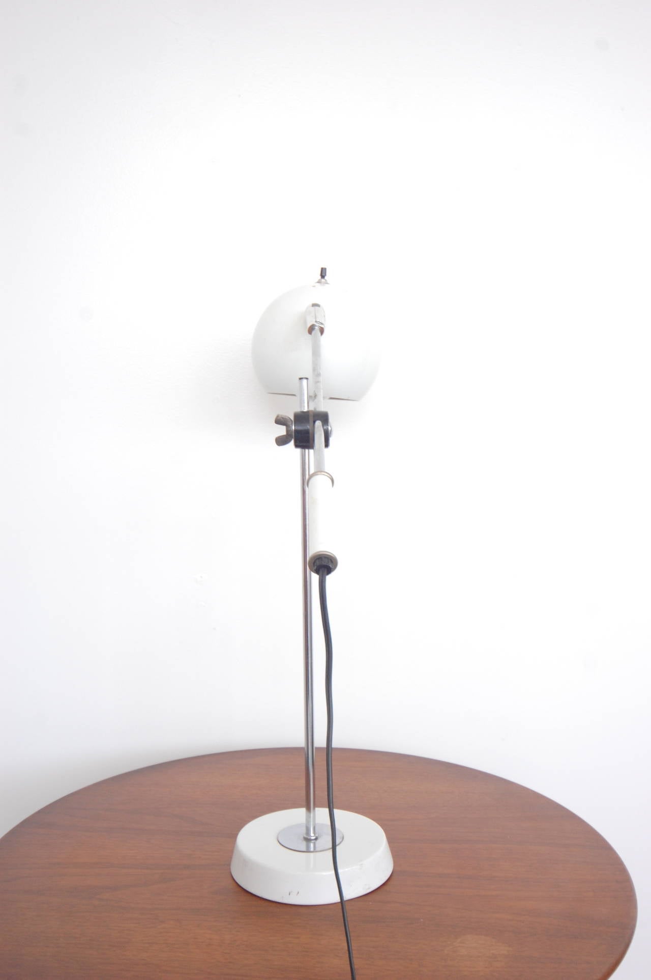 20th Century White Lightolier Ball Table Desk Lamp