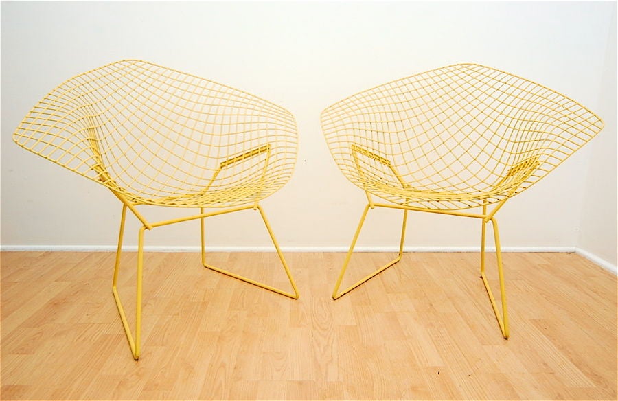 Pair of Diamond Chairs By Harry Bertoia For Knoll In Excellent Condition In St. Louis, MO