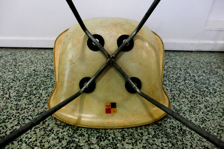 Mid-20th Century Set of Parchment White Original Zenith Rope-Edge Eames Chairs for Herman Miller