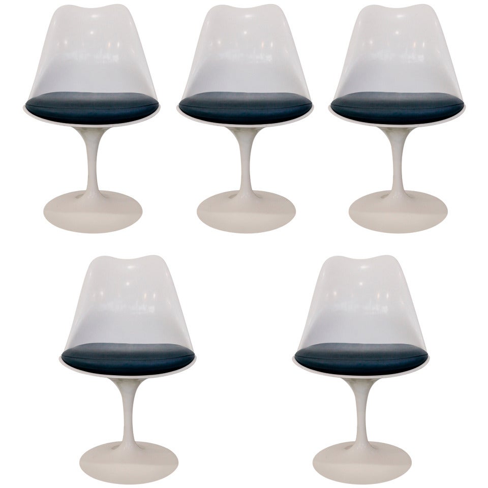 Set of Five White Tulip Chairs with Leather Cushions by Saarinen for