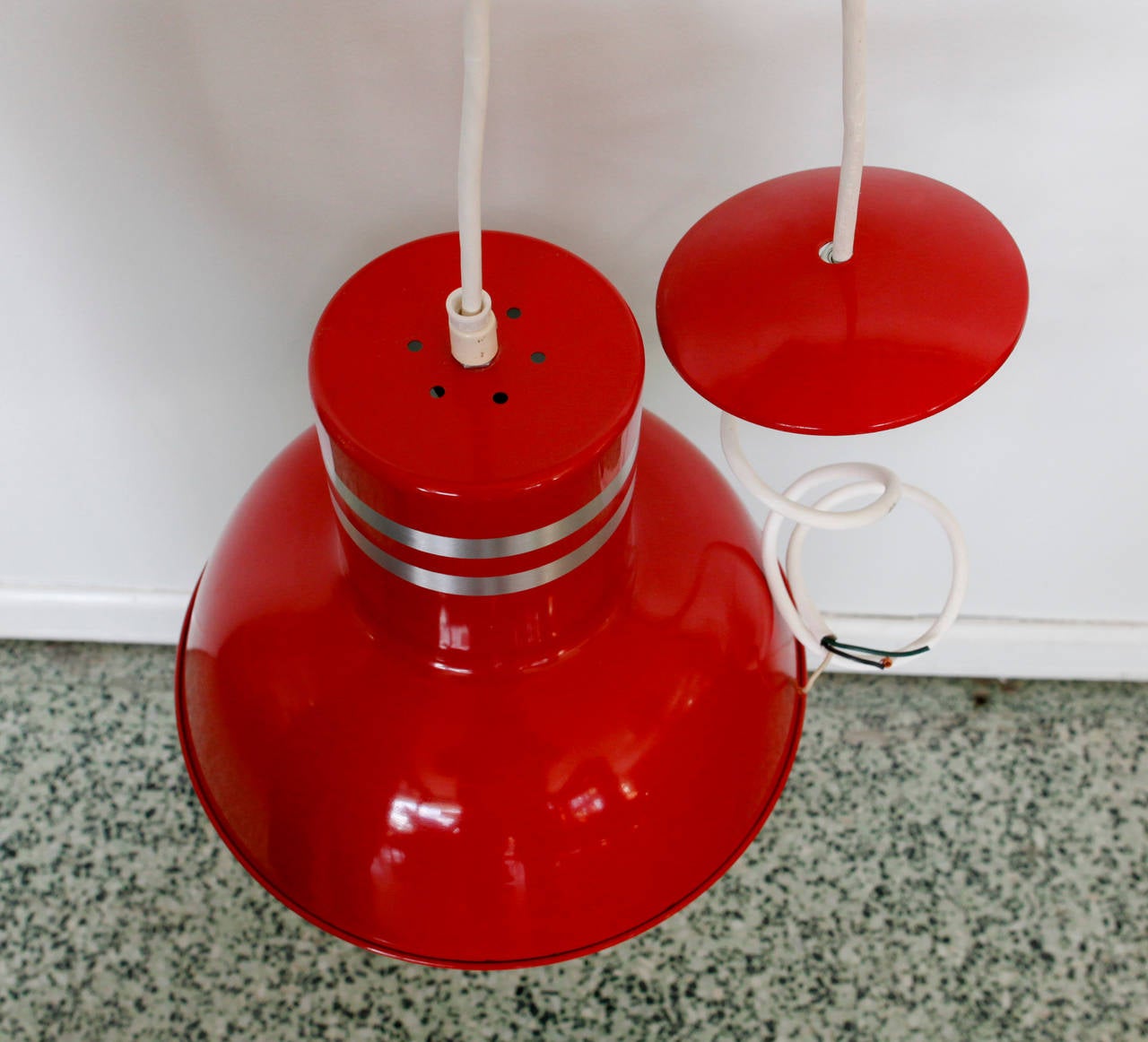 Industrielle Industrieleuchte Lightolier Rote Leuchte (Ende des 20. Jahrhunderts) im Angebot