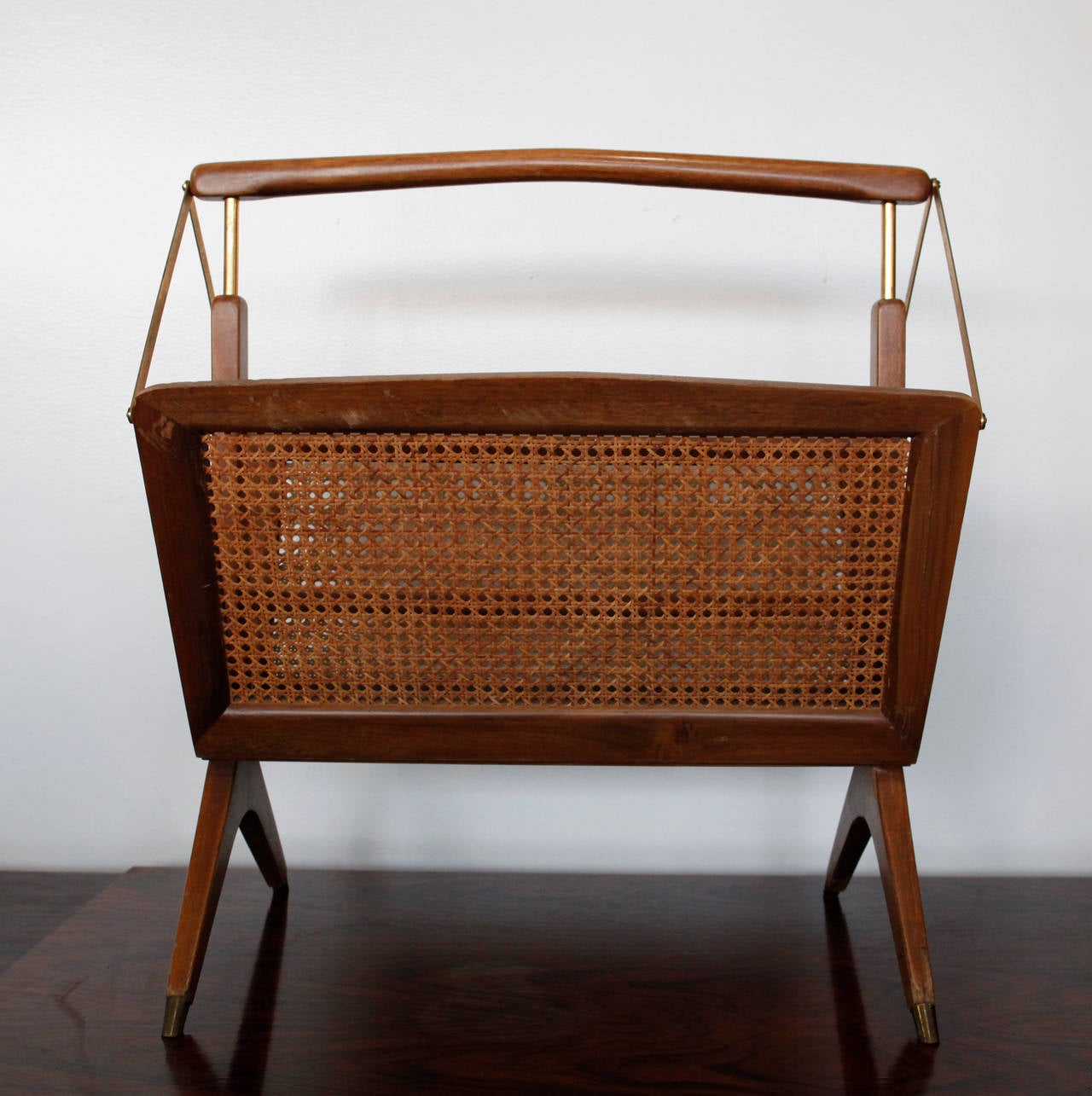 Italian Magazine Rack in the Style of Gio Ponti In Excellent Condition In St. Louis, MO