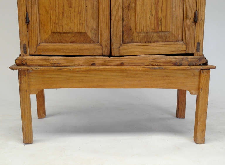 Mexican Colonial Tall Pine Cabinet In Excellent Condition For Sale In San Miguel Allende, GTO